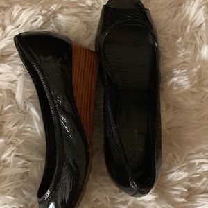 Cole Haan black patten leather toeless shoes